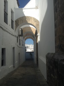 The many archways throughout the city of Vejer